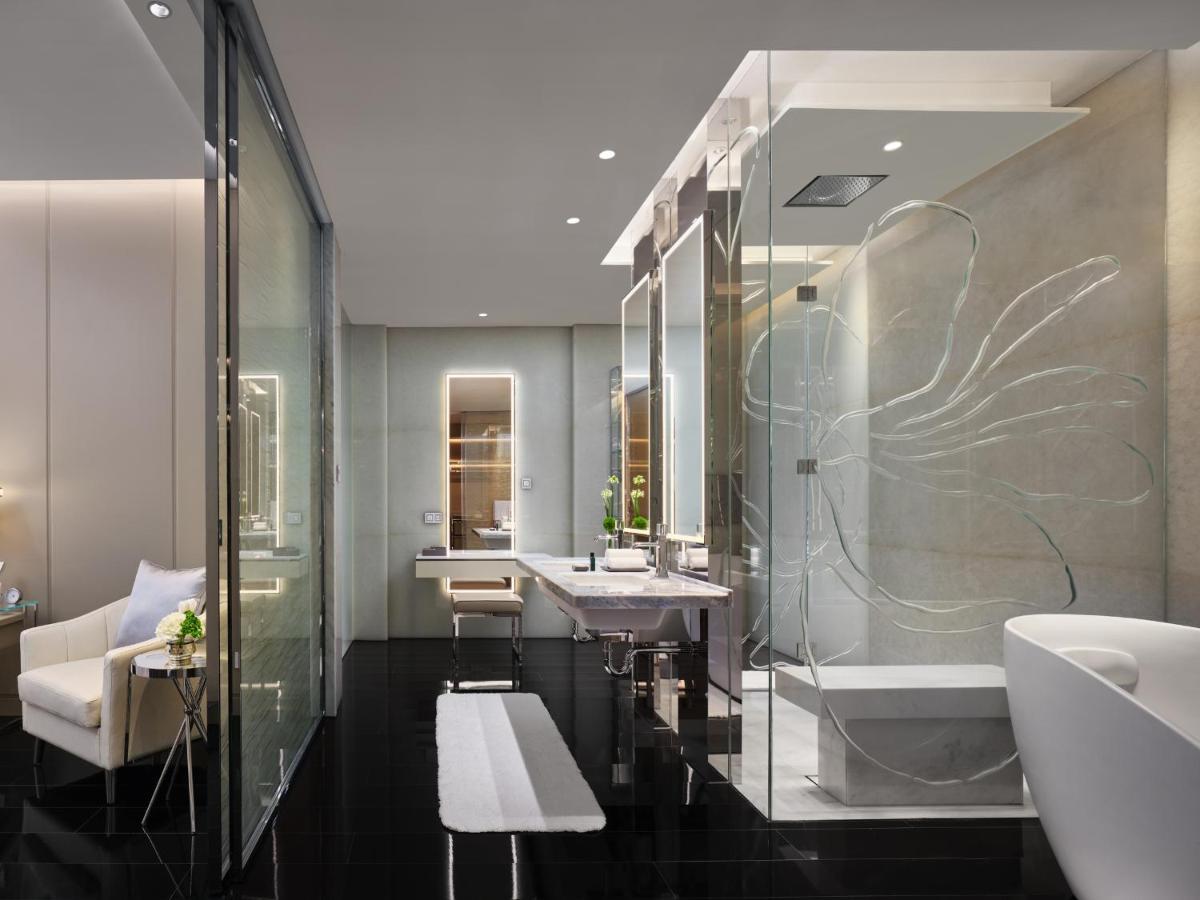 J Hotel, Shanghai Tower - Above All Else, Overlooking The Bund Exterior photo