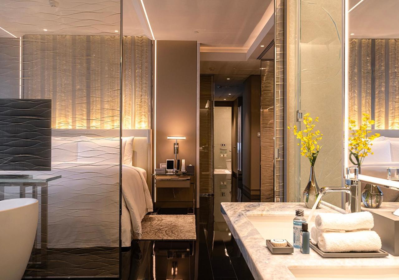 J Hotel, Shanghai Tower - Above All Else, Overlooking The Bund Exterior photo